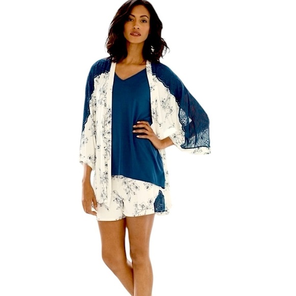 Soma Cool Nights Floral Lace Kimono Short Robe Wrap Ivory Blue Size S/M - Picture 2 of 8
